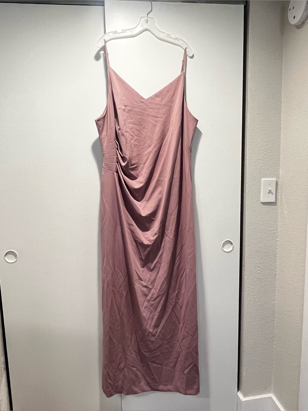 David’s Bridal 22 Dusty Rose NWT Scoopback Stretch Crepe Sheath Dress